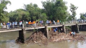 bersihkan kali dengkeng