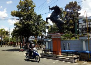 kuda jingkrak di kampung gladak