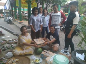 natanael bagikan takjil 2