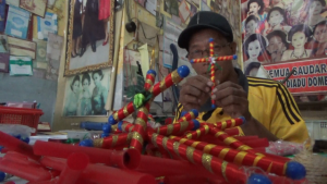 pernik natal dari barang bekas