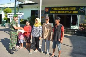 kodim bagikan zakat