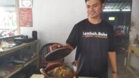 owner Warung Sate Kambing Muda Lembah Boko sarjono