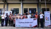 KAI Daop 6 Yogyakarta Bagikan Bantuan TJSL