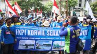 Sekda Jateng Temui Demo Petugas Irigasi di Halaman Kantor Gubernur