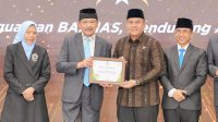 Wamen Ossy Terima Penghargaan Baznas Award 2025