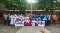 kadarwati mengajar di sdn karangdukuh 1